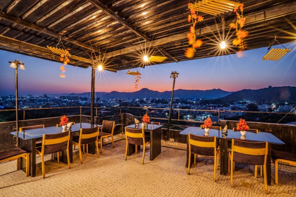 Tripli Udaipur Hotel Екстериор снимка